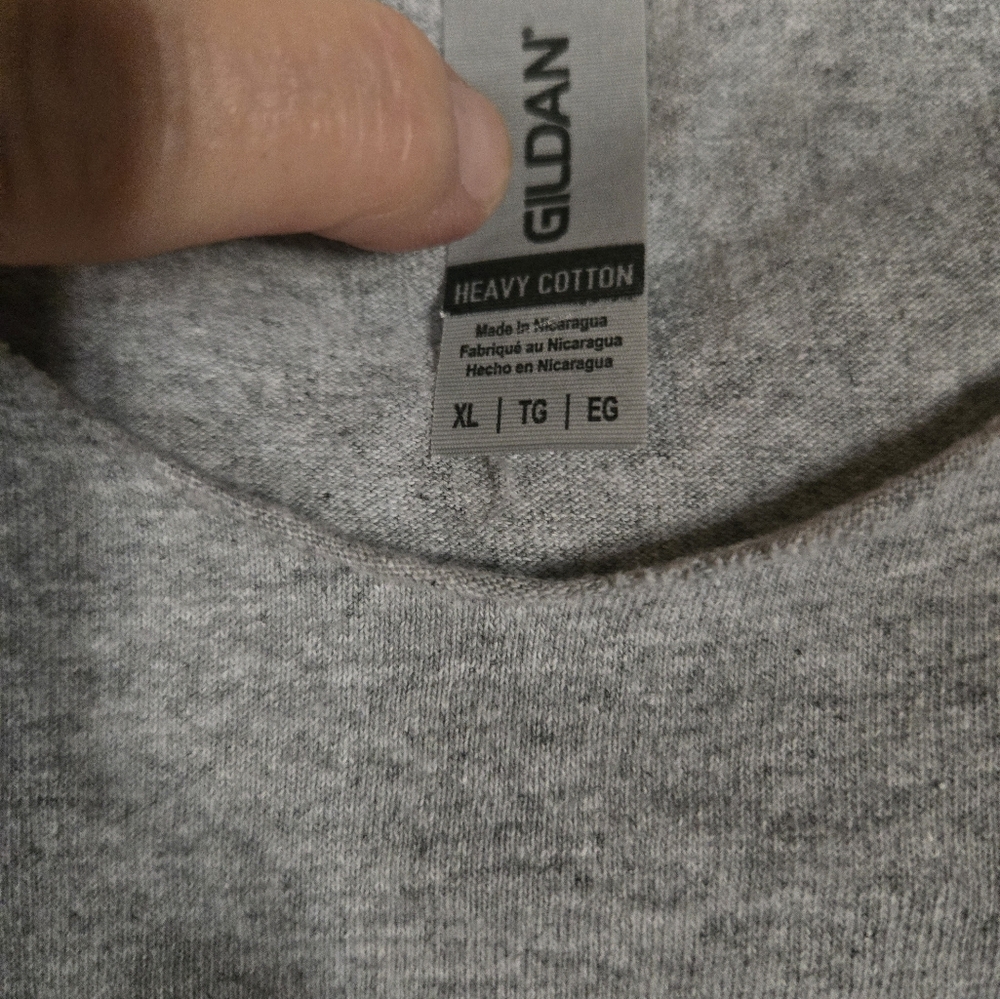Gildan T Shirt - Picture 2 of 3